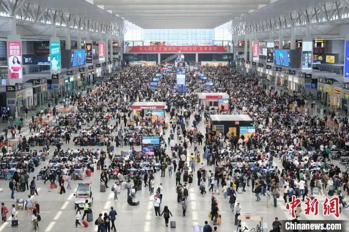  铁路上海站“五一”小长假单日旅客发送量或创历史新高。铁路上海站供图