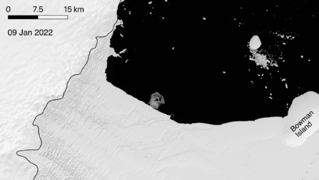 
                    在其崩塌之前，截至2022年3月14日，康格冰架面积约为1200平方公里（约罗马大小）2022年3月15日左右，南极洲东部的康格冰架完全崩塌。