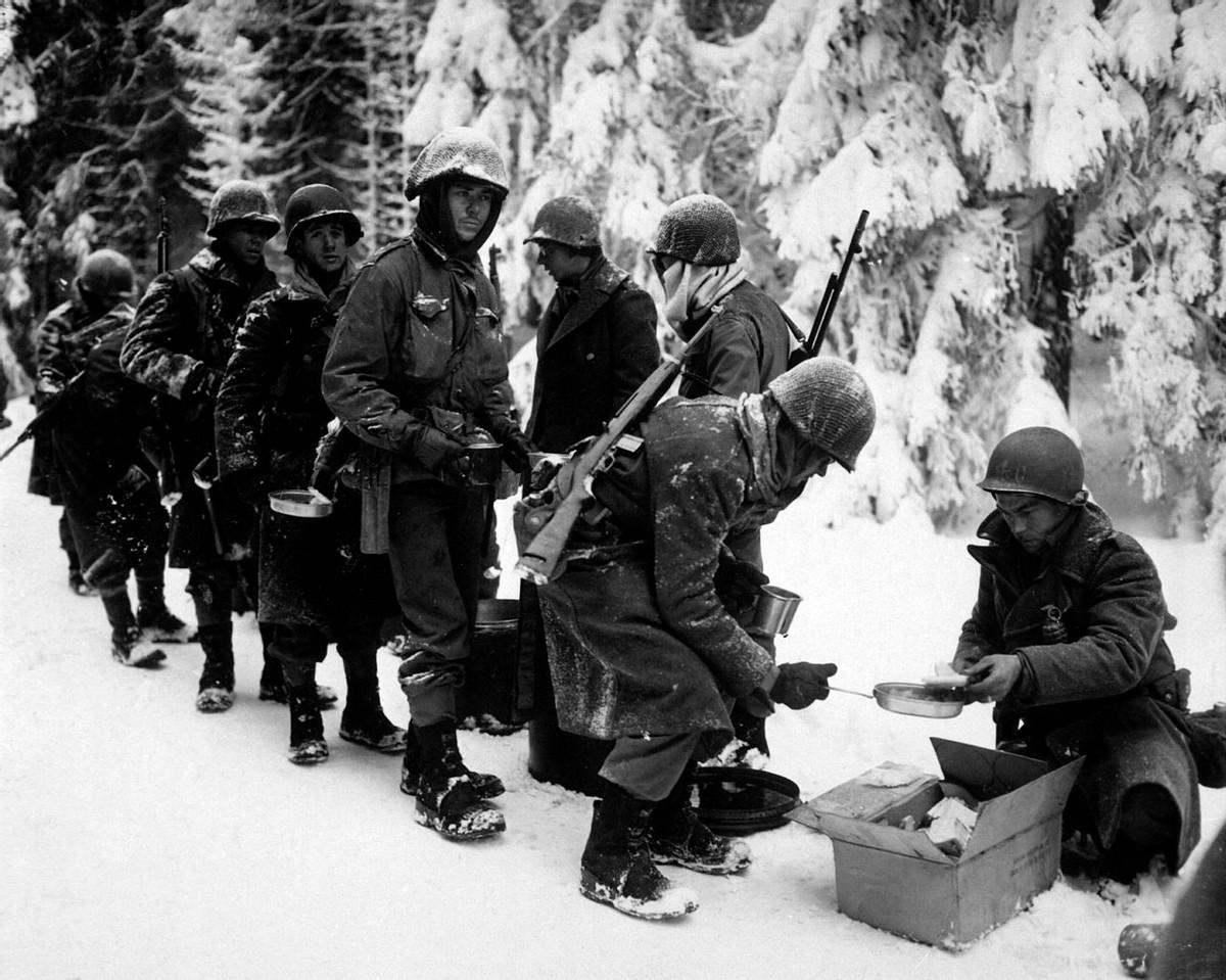 冰天雪地下的阿登战役，为扭转失败颓势，希特勒做出了最后一搏！