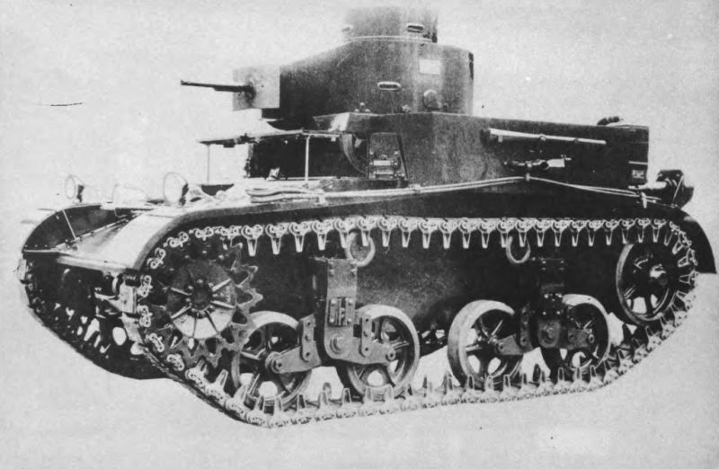 二战美军M2坦克，堆砌枪炮的装甲猛兽，多次改进却从未参加实战？