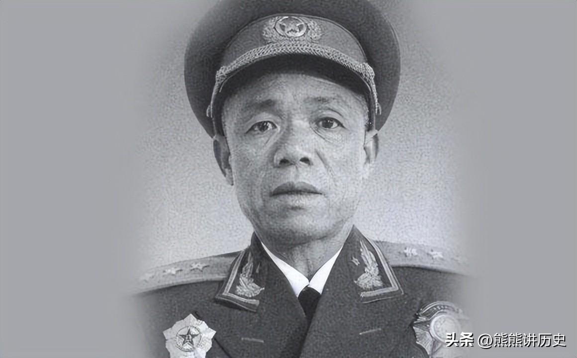 红安不仅是第一大将军县，还出了六位大军区司令，两位国家领导人