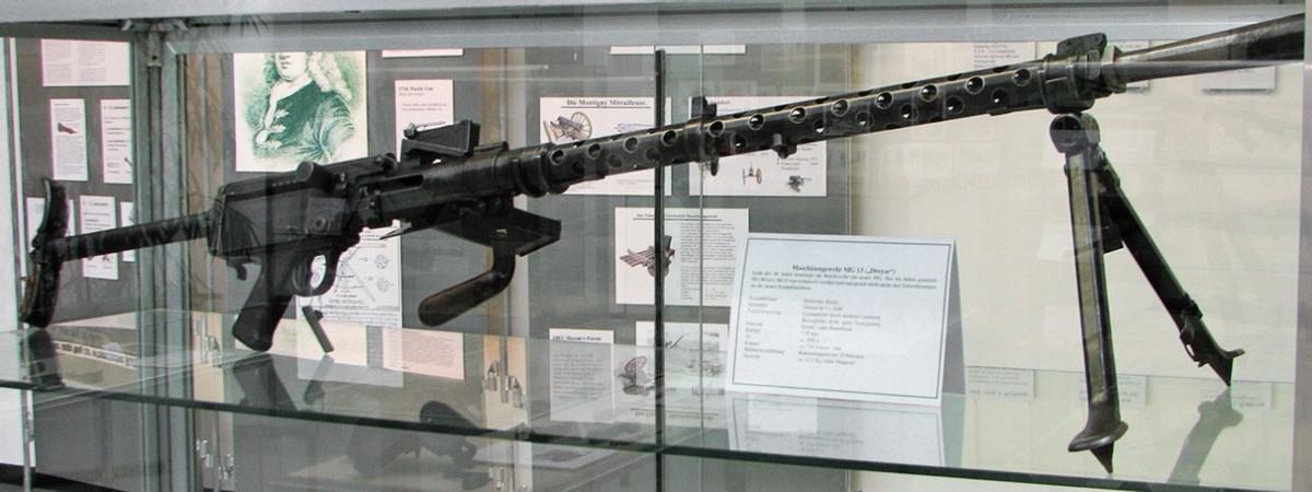 风冷式机枪的鼻祖，德军MG13通用机枪，曾来到中国抗日战场杀鬼子