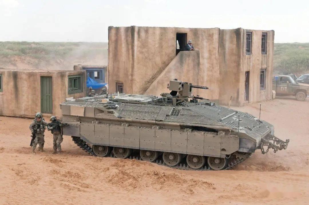 “战斗要塞”，解放军VN20重型装甲车，未来突击作战的中坚力量！