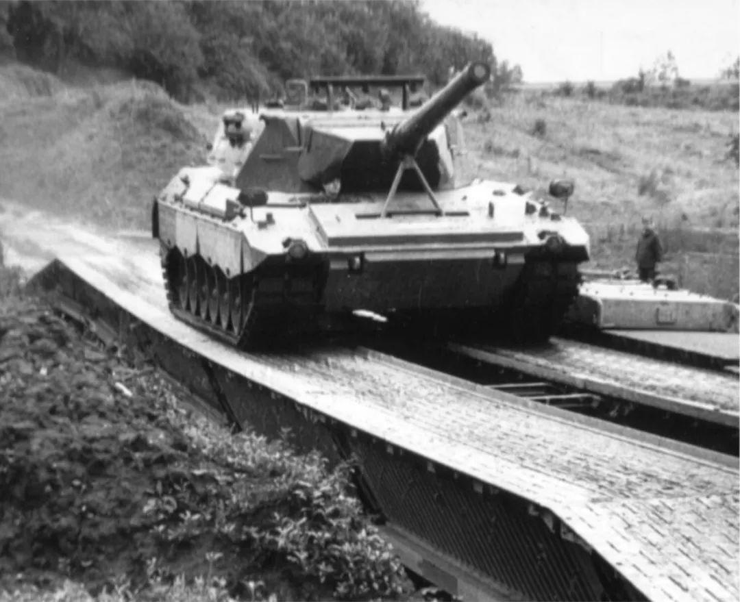 当年号称“天下第一”的豹Ⅱ坦克，如今能在乌克兰吊打俄军吗？