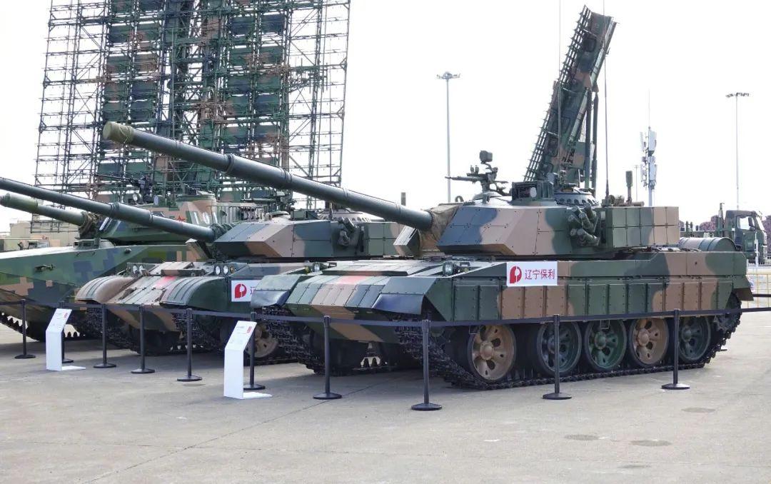 中国又出新坦克！T-72车体顶着VT-4炮塔，“缝合怪”在憋啥大招？