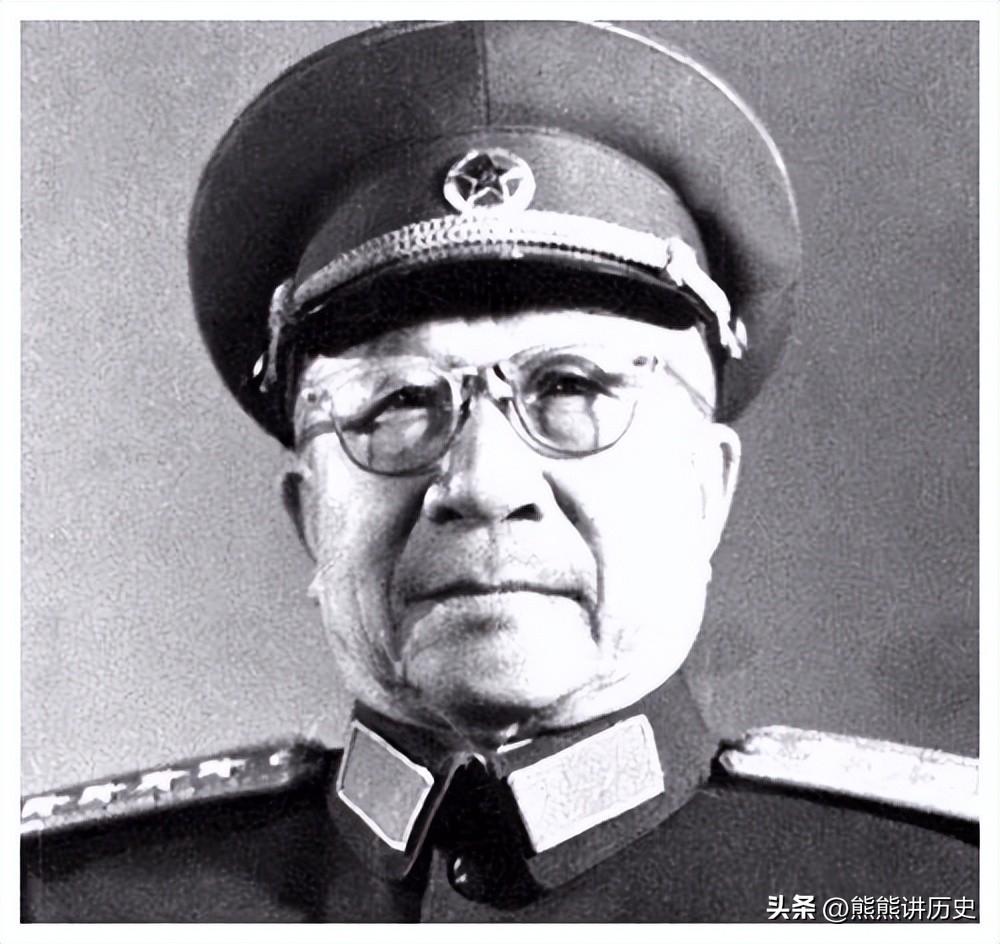 红七军三位军长，一位是大将，另一位逃往香港，还有一位被错杀