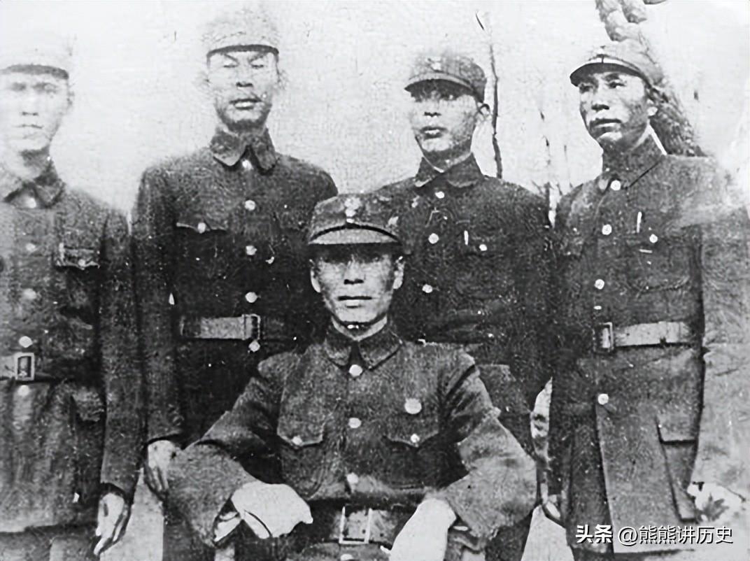 淞沪会战，蒋军嫡系王牌师全部投入此战，指挥官是谁担任？
