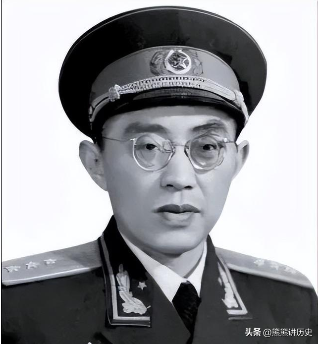 1955年，杨得志到南京学习时，他推荐了谁？接替军区司令的位置
