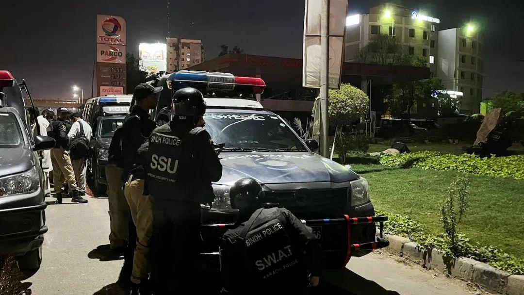 突发！巴基斯坦发生自杀式袭击事件，恐怖分子打进了警察总部！