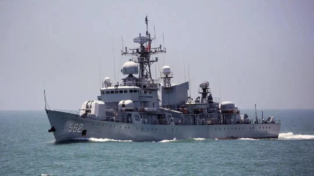 全球第一，中国海军护卫舰总数再次突破100艘，未来如何发展？