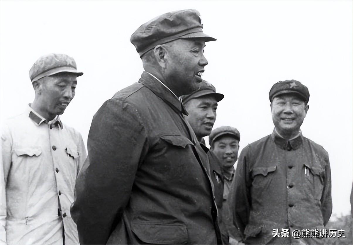 华东野战军第九纵队，两任司令员，两任政委，分别是谁？