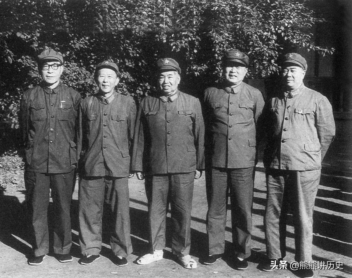华东野战军第九纵队，两任司令员，两任政委，分别是谁？