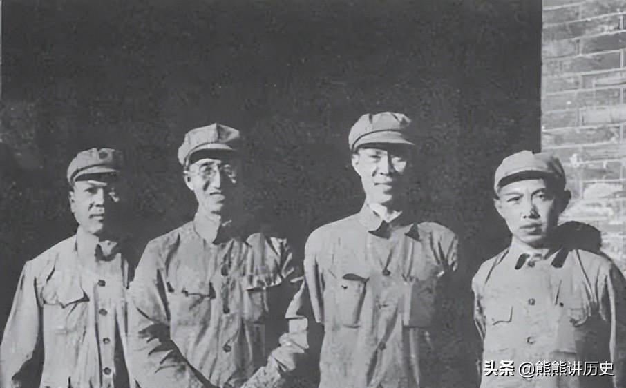 和徐帅一起共事的三位将领，两位是上将，一位没有军衔
