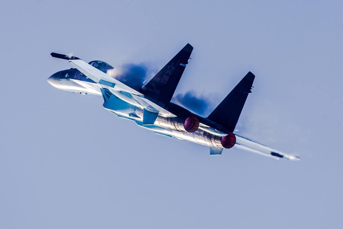 “超级侧卫”！俄罗斯苏-35战斗机对伊朗来说，究竟有多重要？