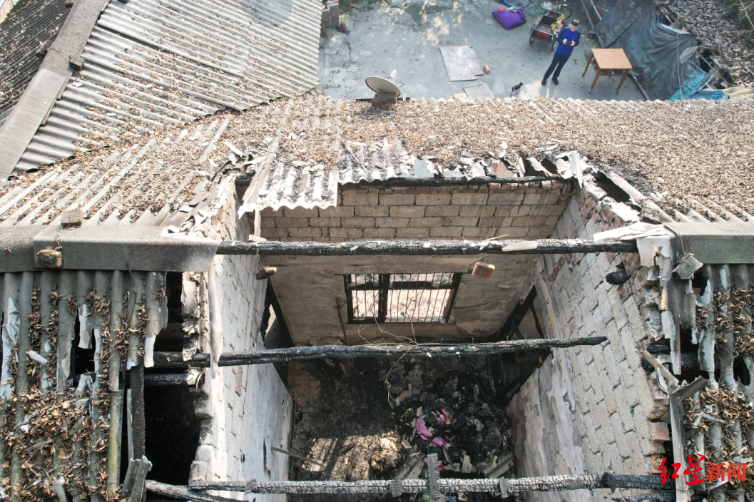 ▲都江堰市天马镇一村民自建砖混结构住房因烟头等遗留火种引发火灾