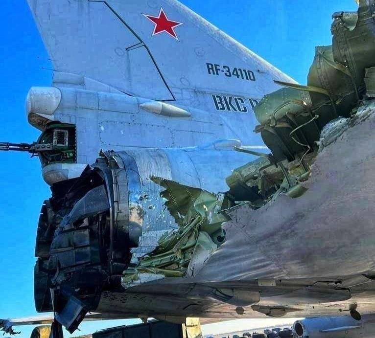 乌军老式无人机飞600公里炸俄军机场！图-160：哪受过这种羞辱？