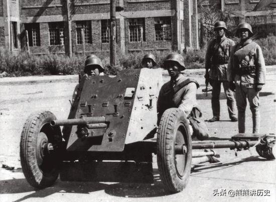1935年，蒋介石最先装备的10个德械师，时任师长都是谁？