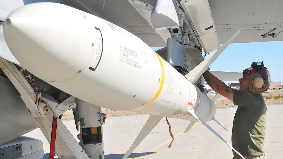 美军计划改装新型高速靶弹，模拟中国“东风快递”该如何拦截？