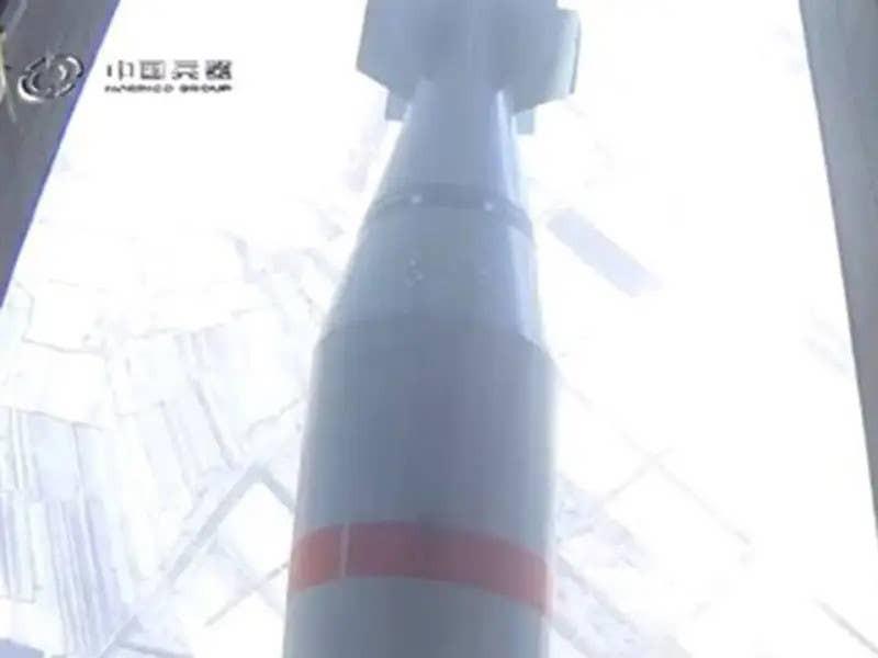 美媒爆料！轰-6新炸弹威力堪比战术核弹，是中国版“炸弹之母”？