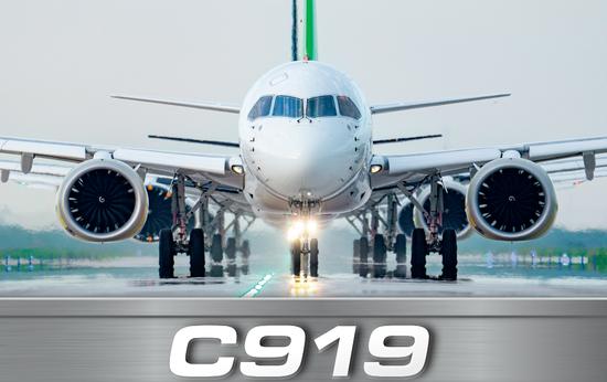 C919上热搜！他的白发令人注目