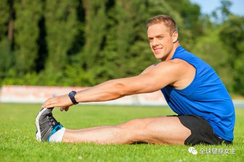 5个拉伸动作，帮你缓解肌肉疲劳，提高全身的运动水平