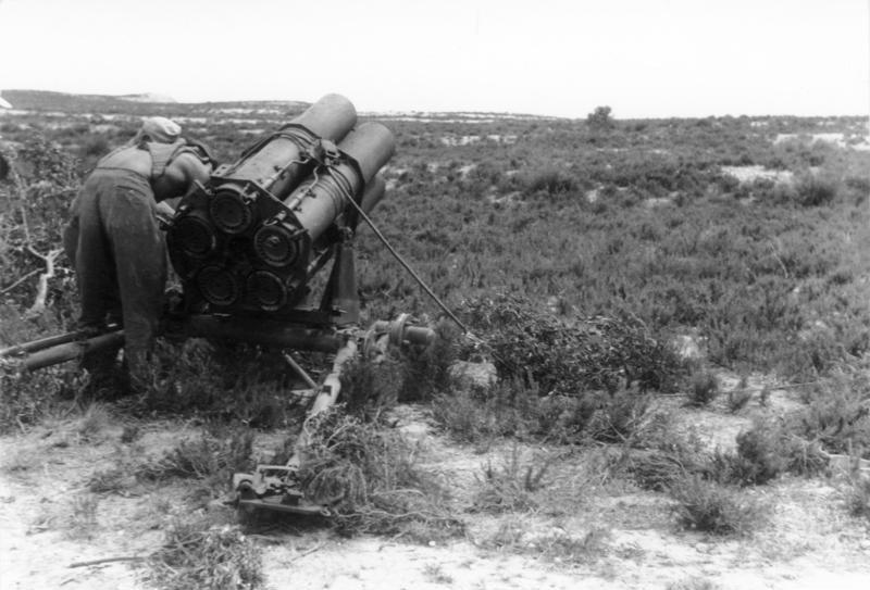 苏联红军有“喀秋莎”，二战德军都装备了哪些火箭炮？