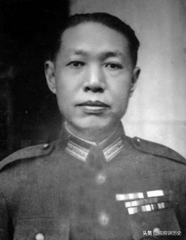 在解放战争时期的东北战场上，蒋介石为何频繁换帅，他有什么目的