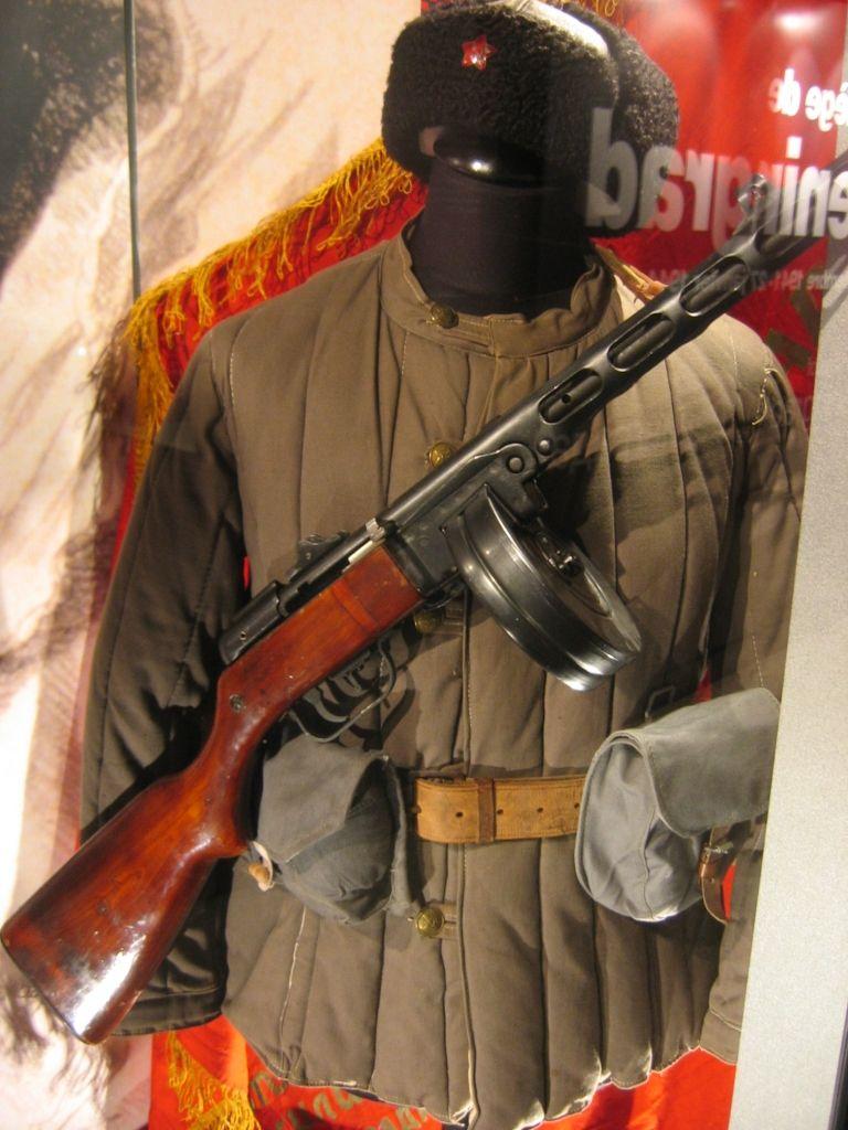 二战苏联红军的5款枪械，精度高火力猛，影响后世轻武器的发展