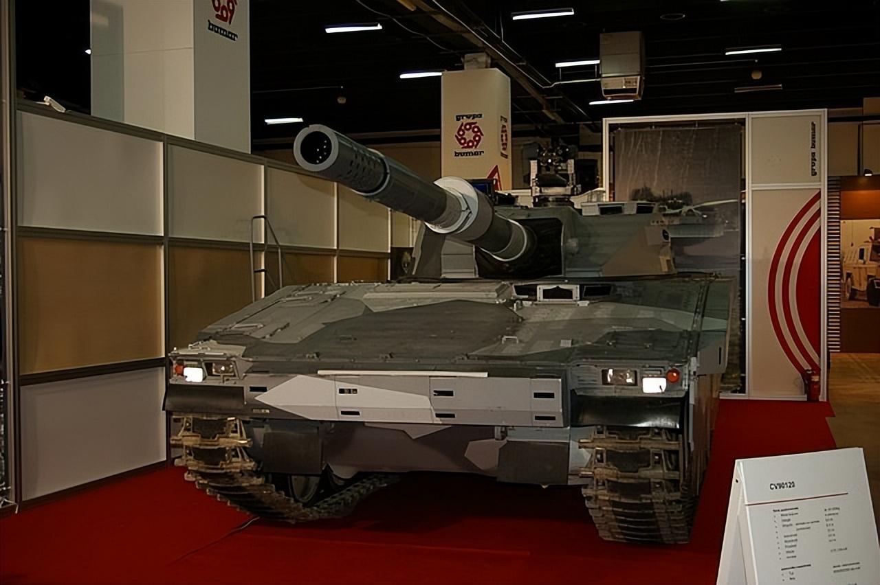 理想与现实的差距！波兰造型科幻的主战坦克，历经10年仍未服役