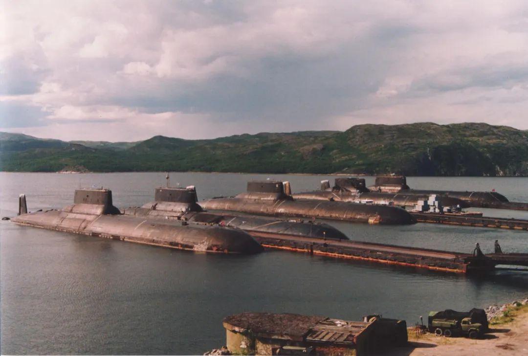 消息太突然！48000吨的俄“台风”级核潜艇退役，一代传奇终结