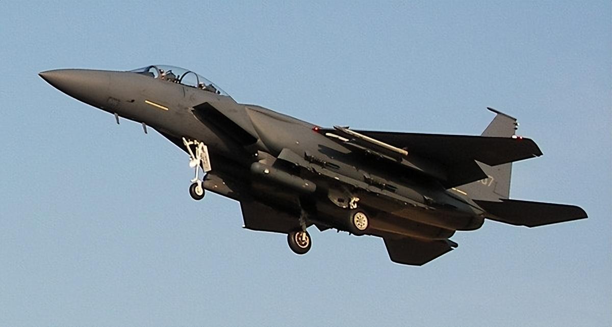 自家KF-21首飞在即，韩国却再次购买20架F-35，这背后是何原因？