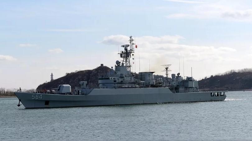 一马当先！中国053型护卫舰巡航钓鱼岛，中俄战略联合再创新高