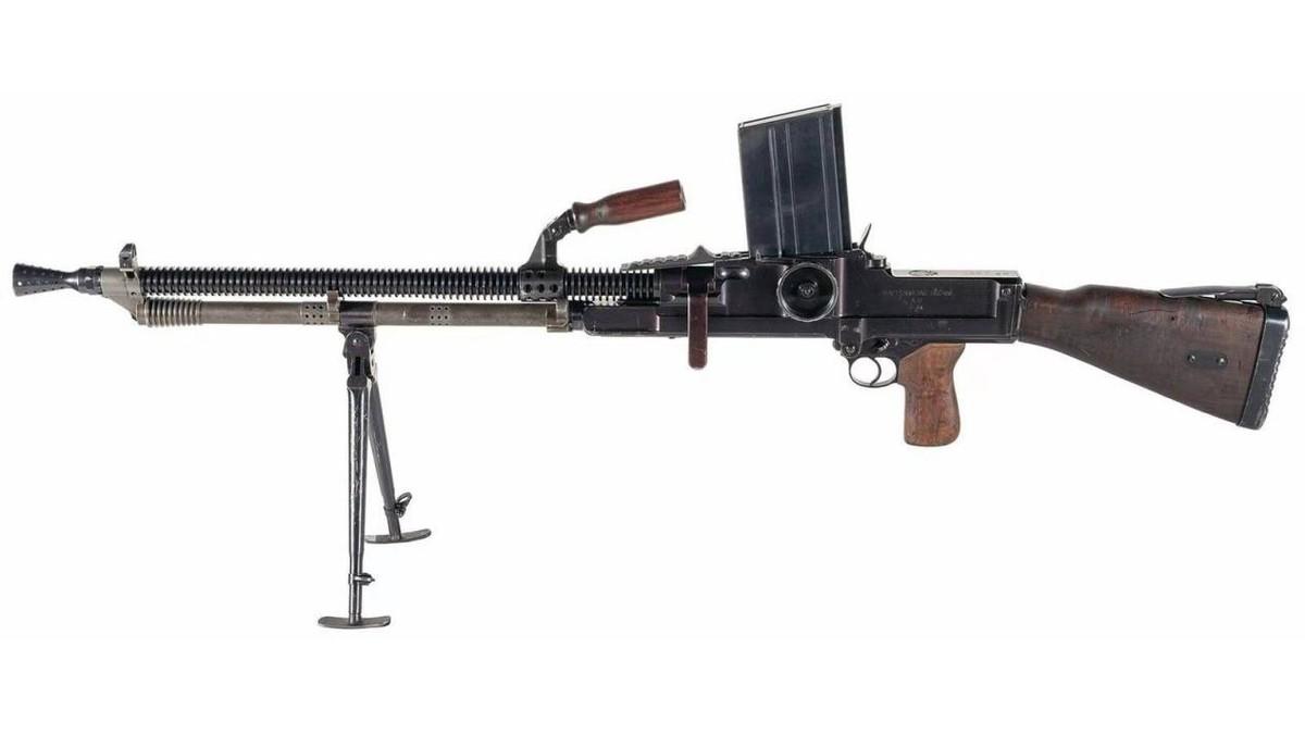 大名鼎鼎的乌兹冲锋枪，竟然是“抄袭”品？原型枪出自这个国家