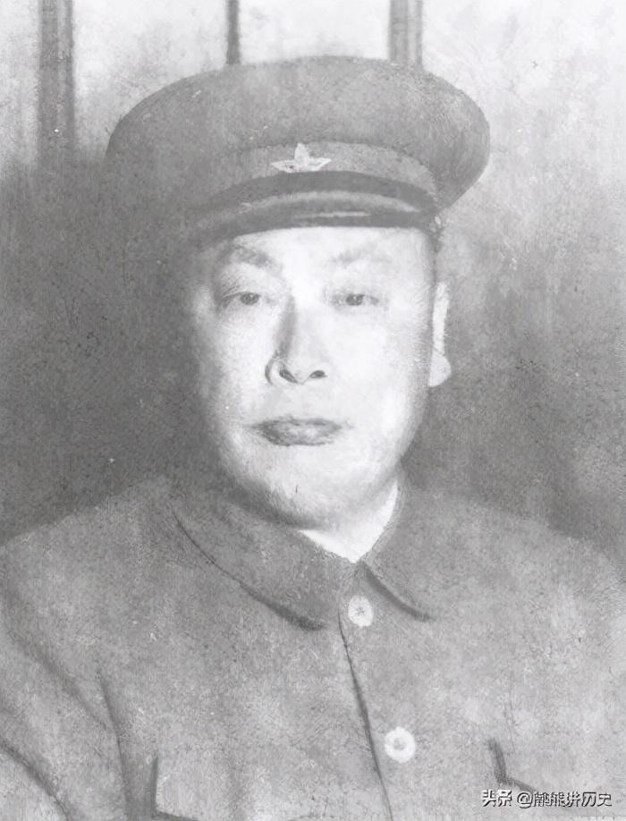此人是华东野战军的主心骨，司令员陈老总说；打仗的事，他说了算