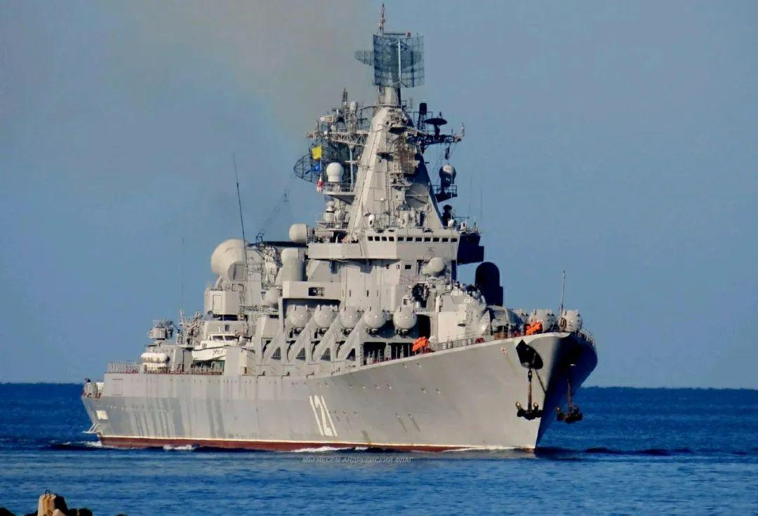 俄黑海舰队旗舰遭导弹重创全员弃舰？雪上加霜的俄海军太难了