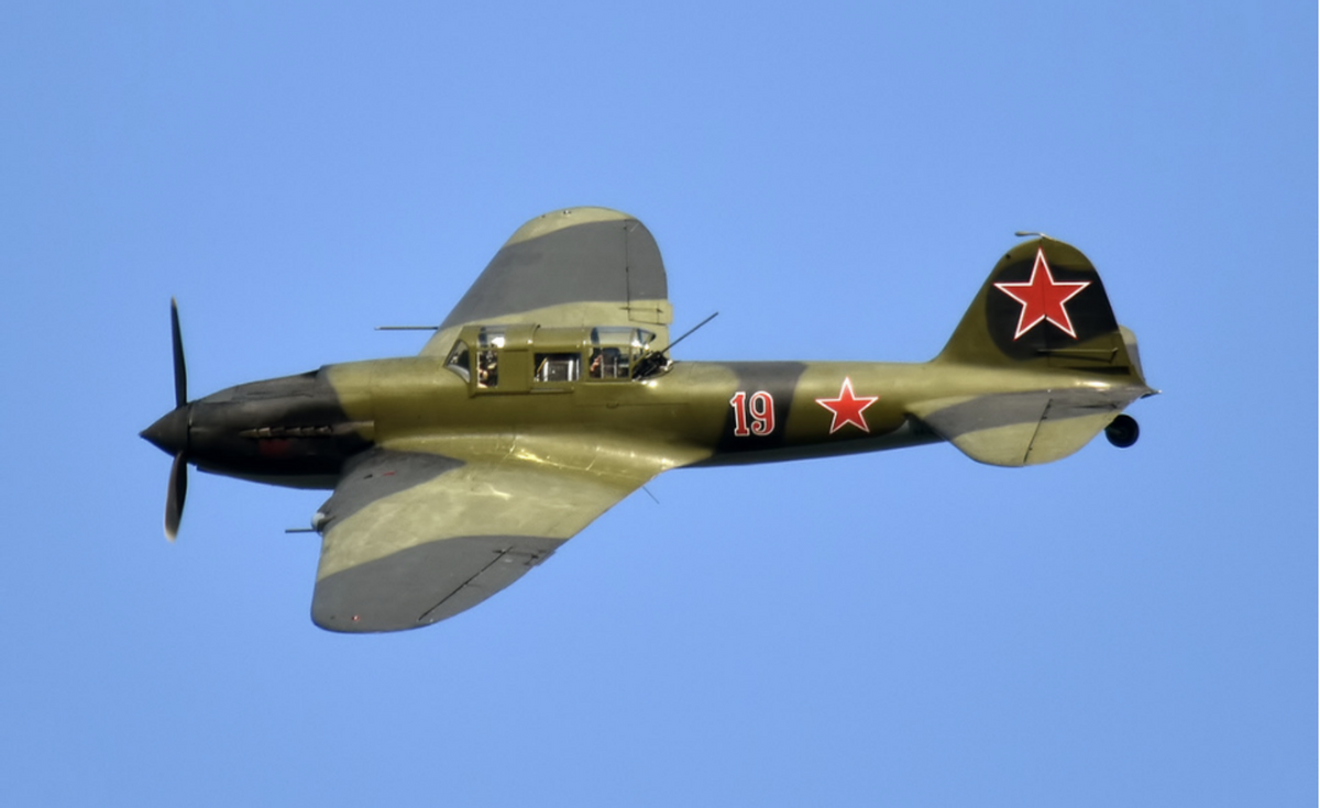 飞行的坦克！苏联红军伊尔-2攻击机，令德军胆寒的空中杀手