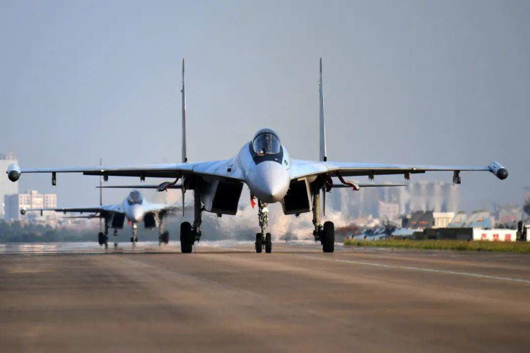翻身仗！俄乌空战苏-35击落数架苏-27表现亮眼，中国要引进吗