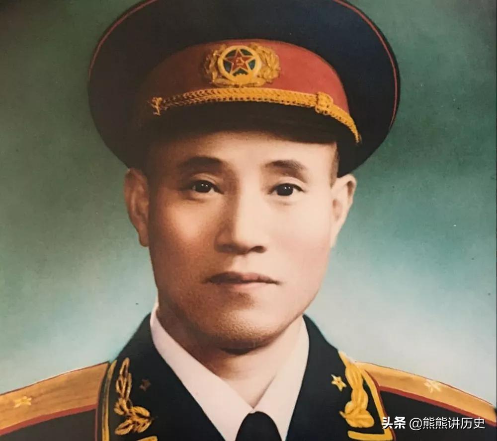 此人虽是少将军衔，但在建国后，却被任命御林军首任司令员