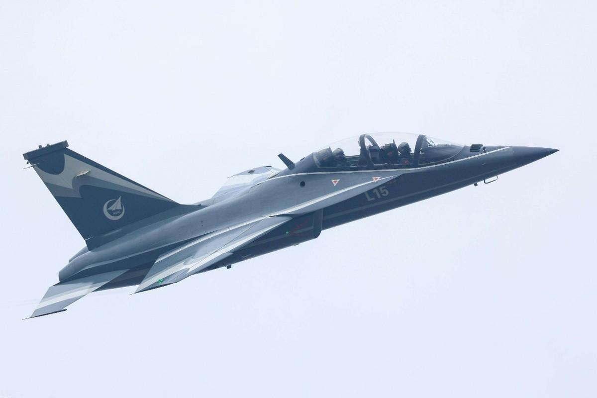 喜讯！阿联酋一次购买12架L-15，中国教练机成功打入中东市场