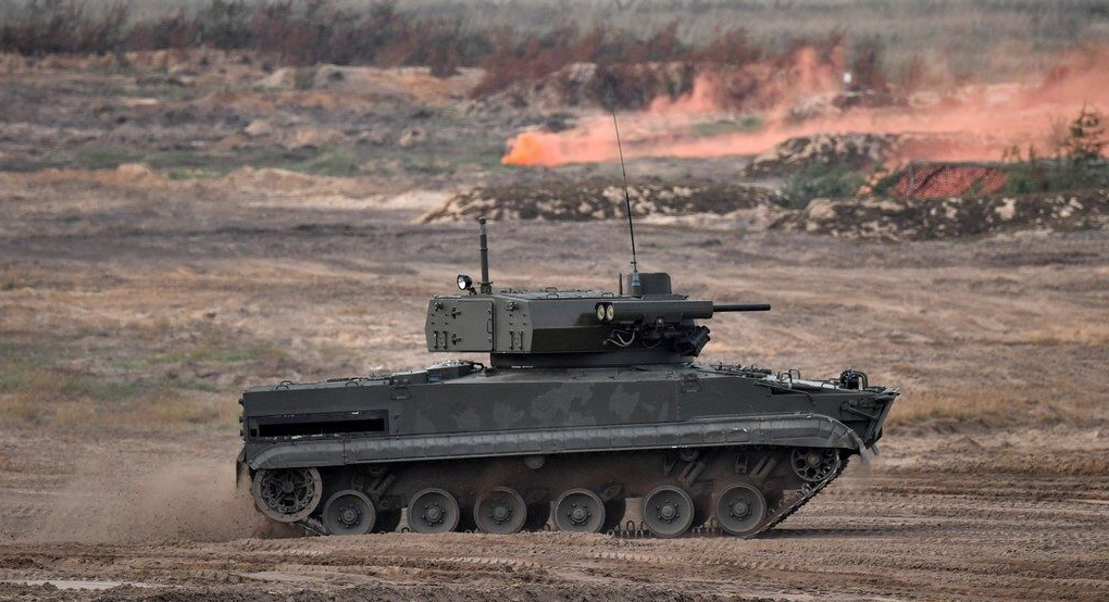 俄军新型步战车亮相，换装新炮塔，100mm火炮火力强
