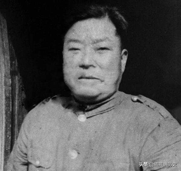 在解放战争中，粟裕司令员一共俘虏了，多少国军名将