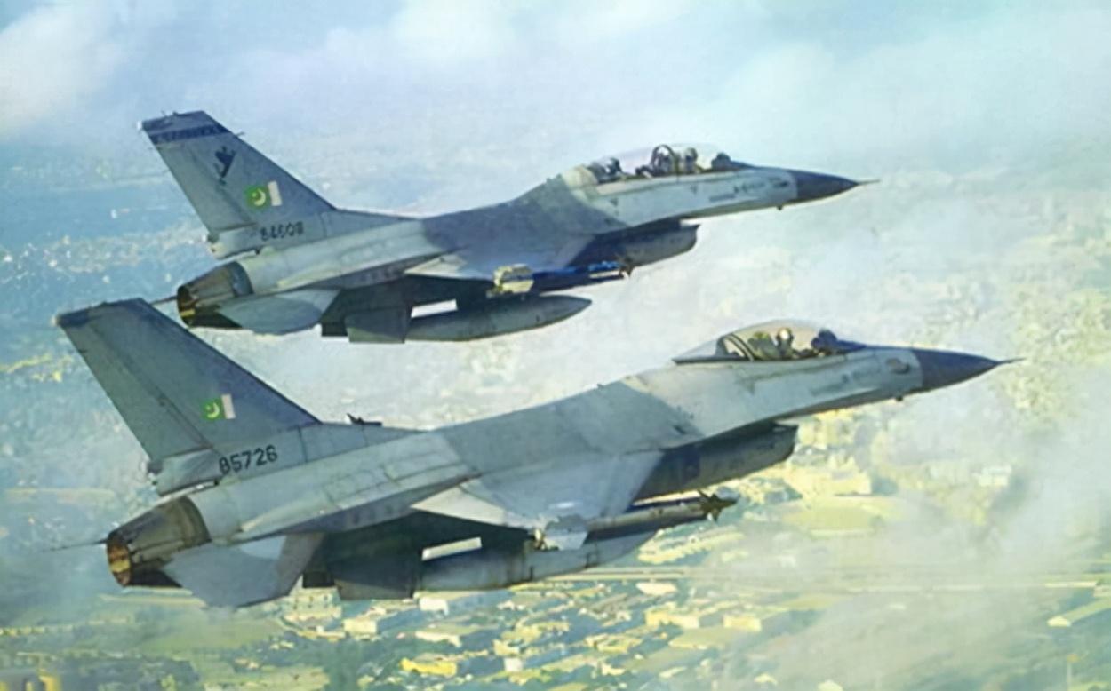 作为中国“盟友”，巴基斯坦多次购买F16，为何从不买歼10