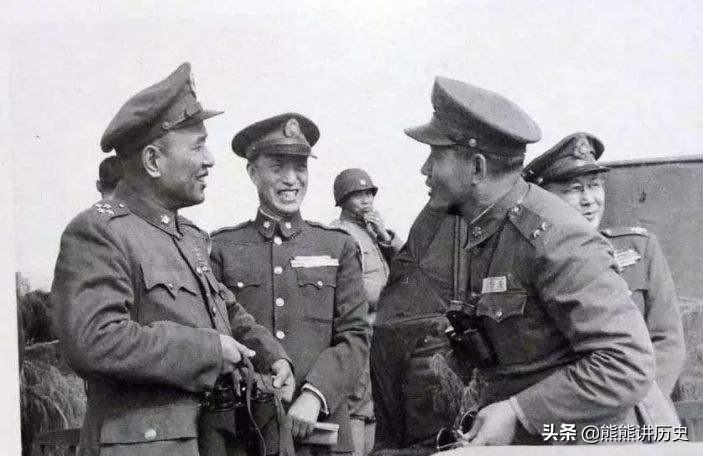 抗战结束后，桂系军队整编成三个精锐师，都是谁担任师长