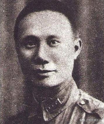 此人一生南征北战，最后在淞沪会战中为国捐躯，20年后被追认烈士