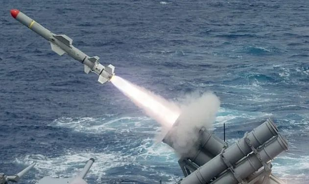 土耳其试射国产反舰导弹，外形酷似美国鱼叉反舰导弹