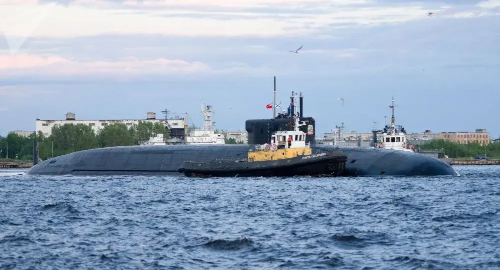 战略重锤！俄罗斯北风之神M战略核潜艇服役在即，中国何时能赶超