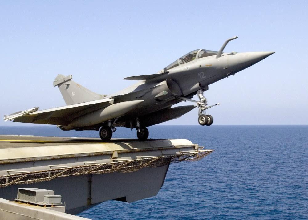 印度又被坑了？埃及再次采购法国阵风战机，单价比印度低了一倍