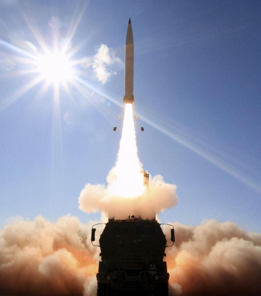 美国陆军试射新型导弹，射程达400公里，未来远打击火力核心