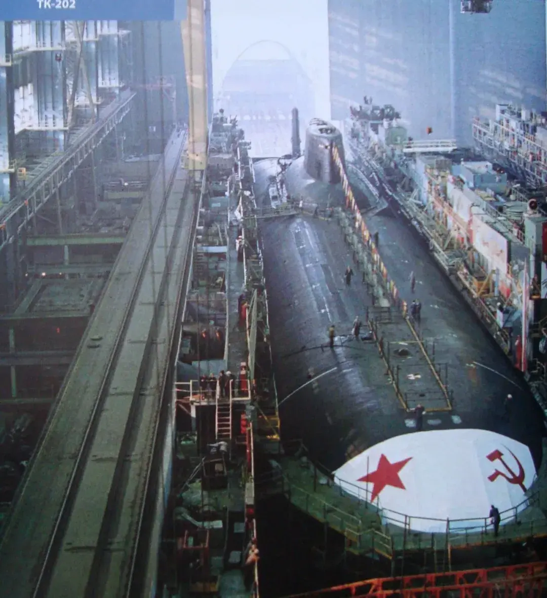 复活苏联巨兽？外媒：俄罗斯重建台风级核潜艇，巨物爱好者甚喜