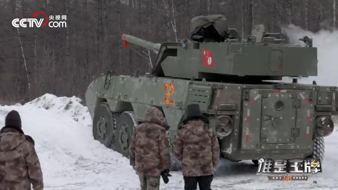 服役在即？中国新款“轮式坦克”亮相，凭什么能取代11式突击炮